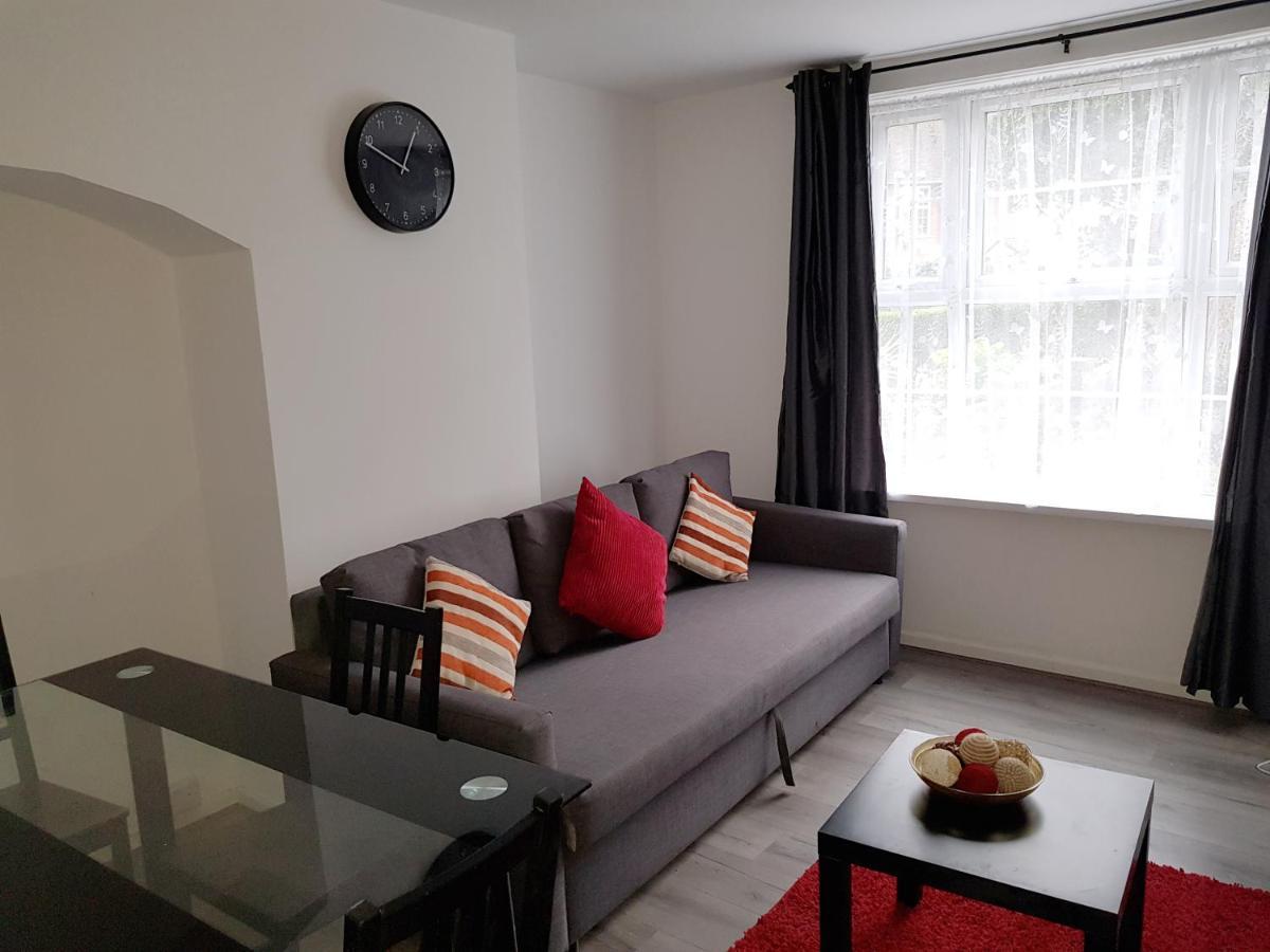 Edgware Barnfield Place מראה חיצוני תמונה
