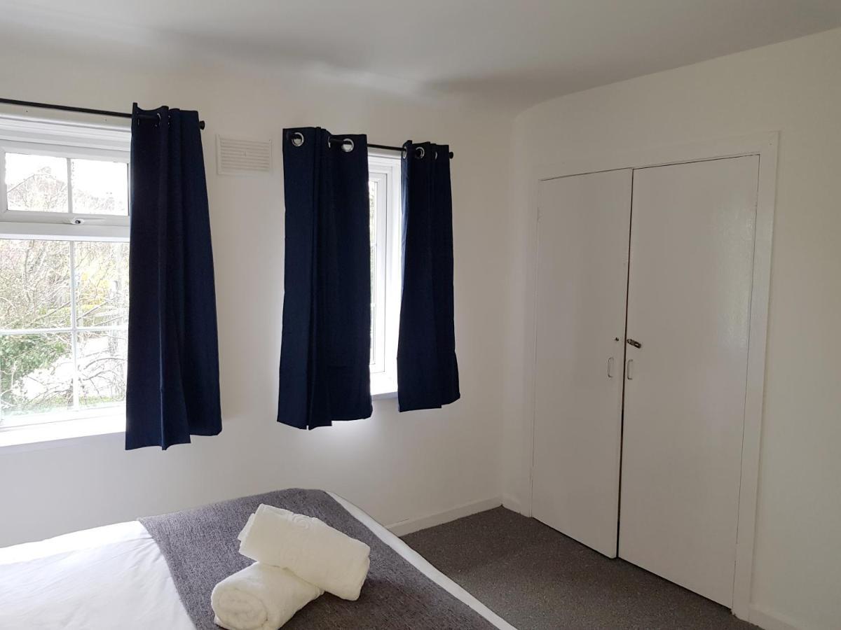 Edgware Barnfield Place מראה חיצוני תמונה