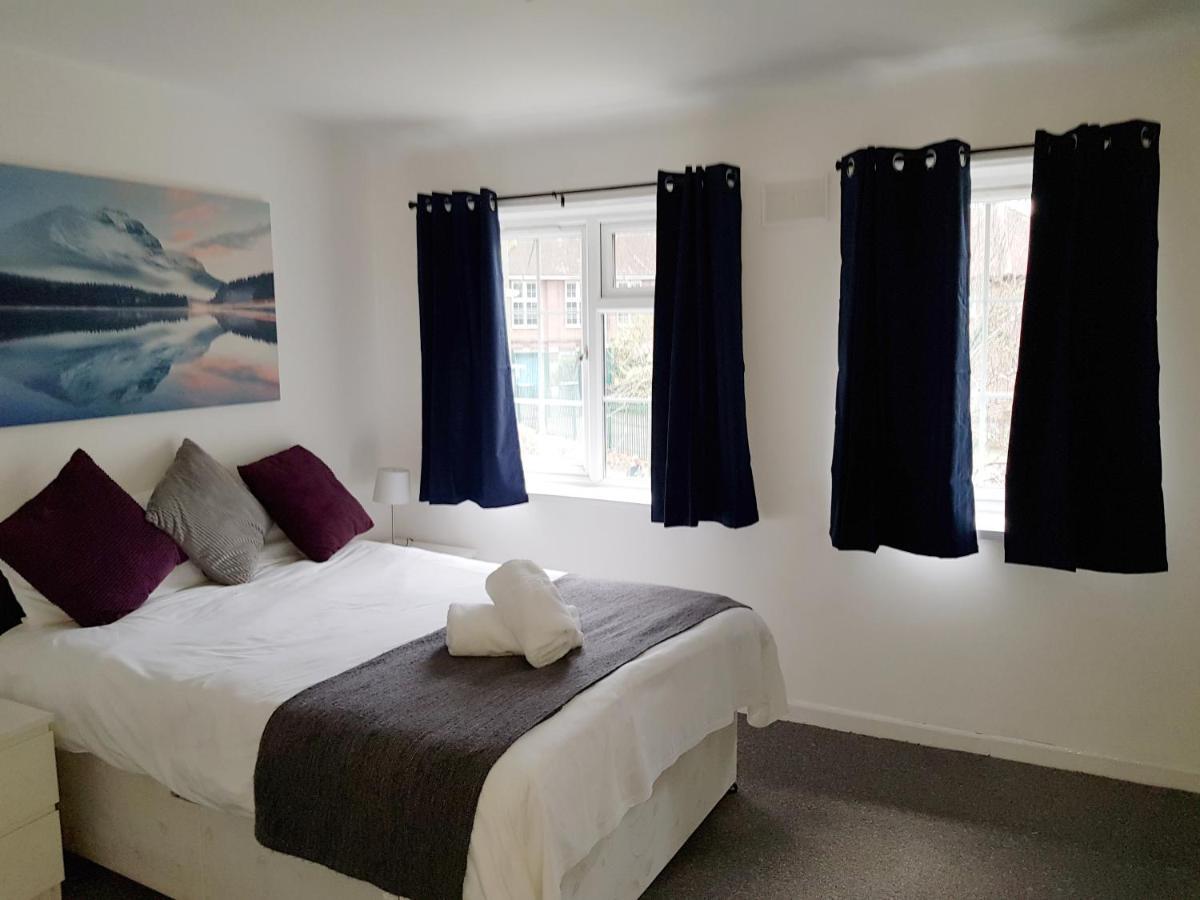 Edgware Barnfield Place מראה חיצוני תמונה