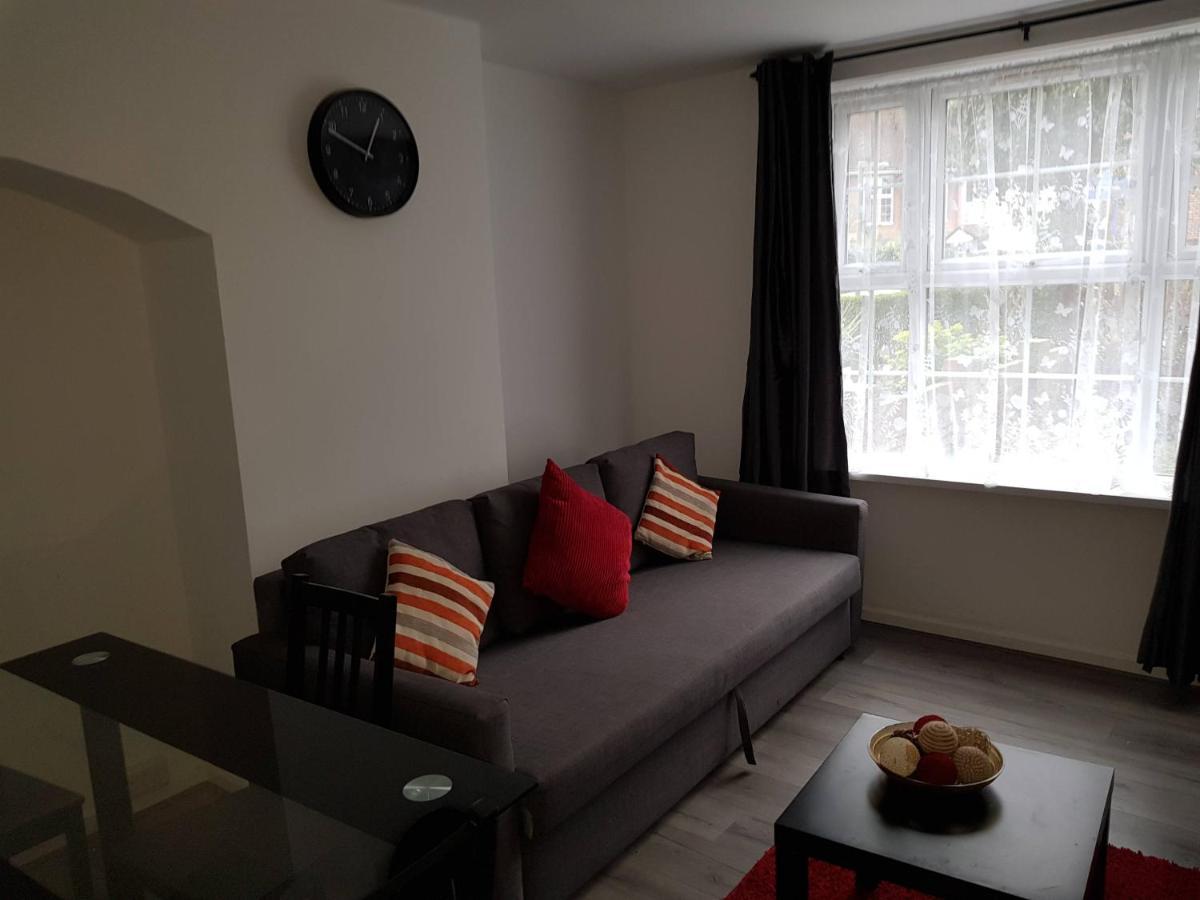 Edgware Barnfield Place מראה חיצוני תמונה